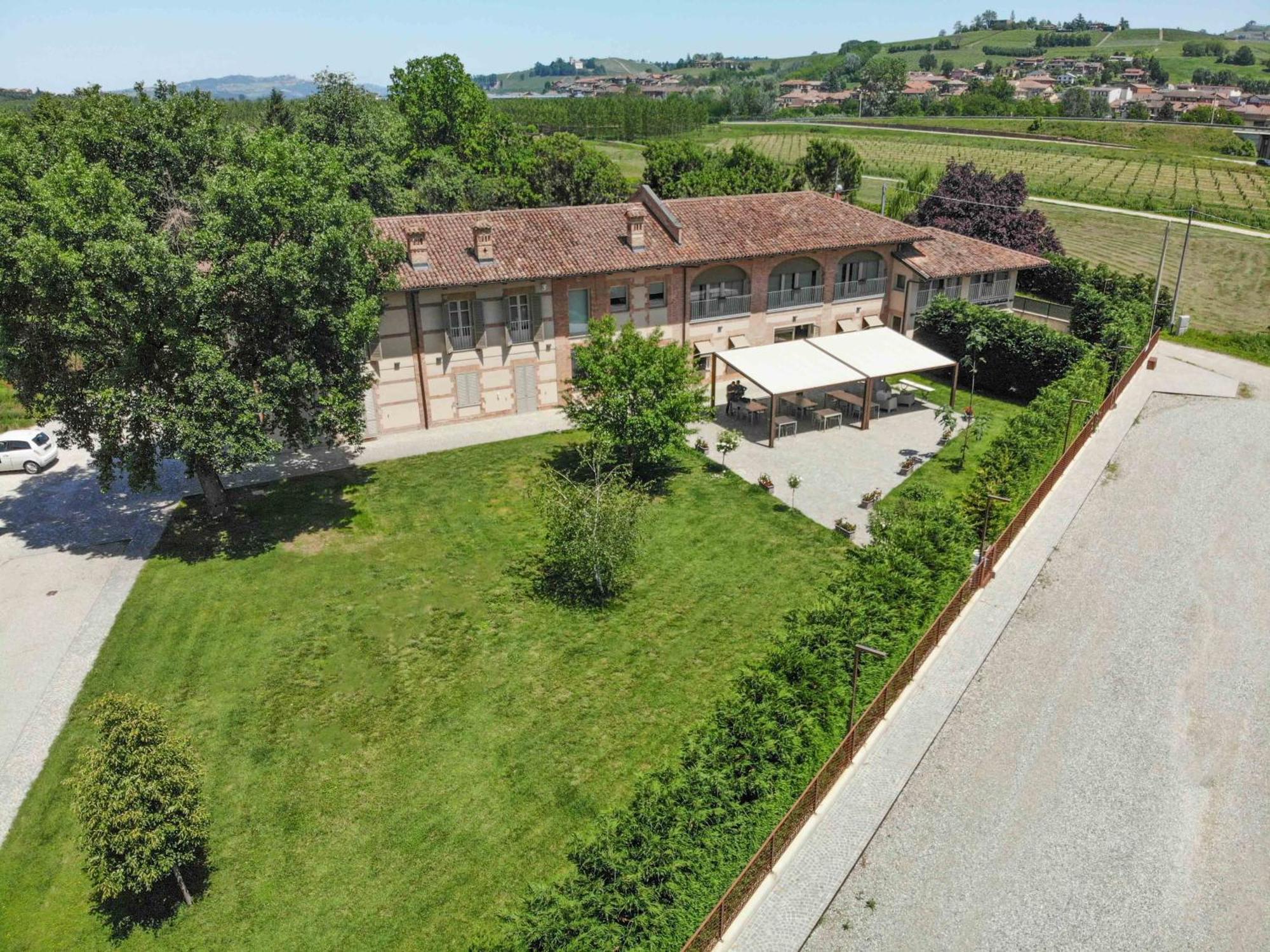 La Cascina Di Carlotta 1846 Agriturismo Alba  Exterior foto